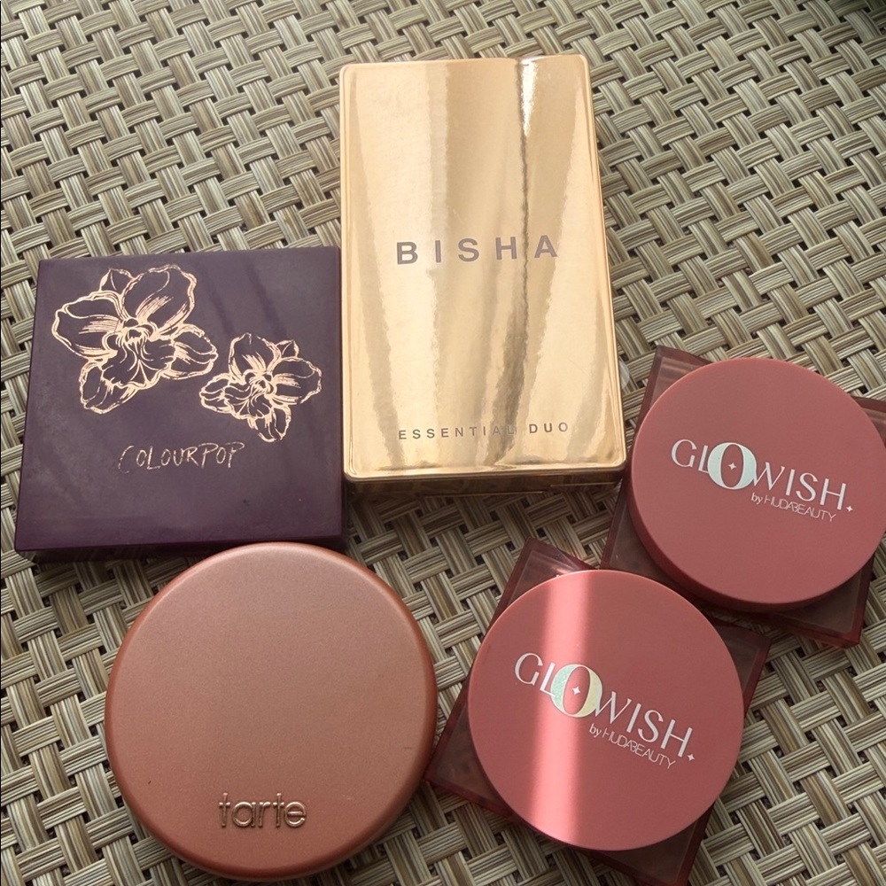 Lot of 5 blushes swatched Tarte Huda Beauty Colourpop Bisha